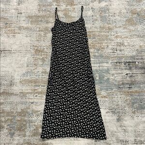 ‼️ Black and White Floral Midi Dress ‼️